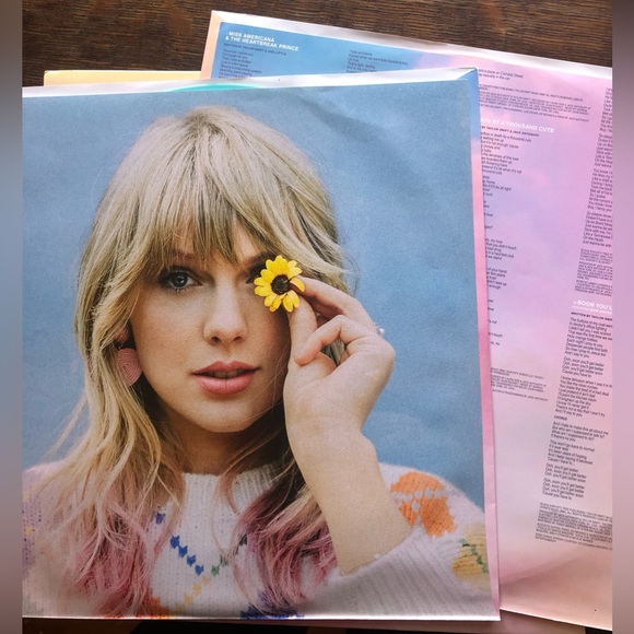 Taylor Swift Lover vinyl - Picture 5 of 6